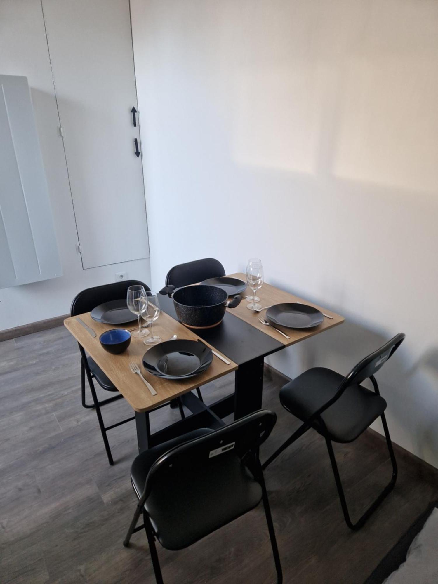 Les Appartements De Romain Et Julien Dijon Exterior photo